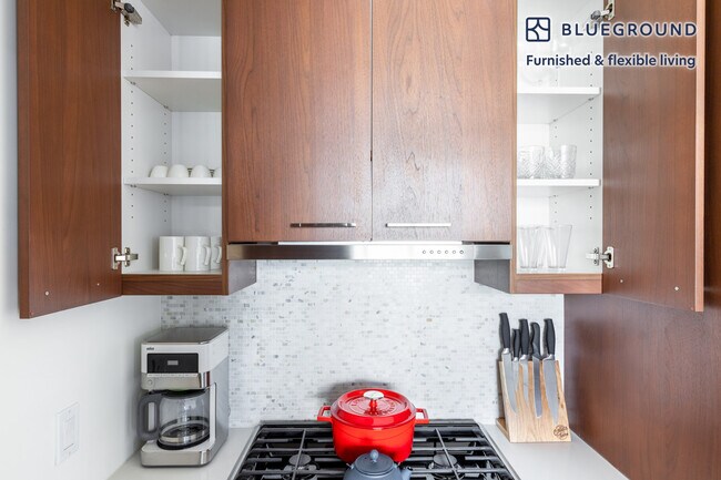 Photo - 28 K St SE Unidad SI FL12-ID146