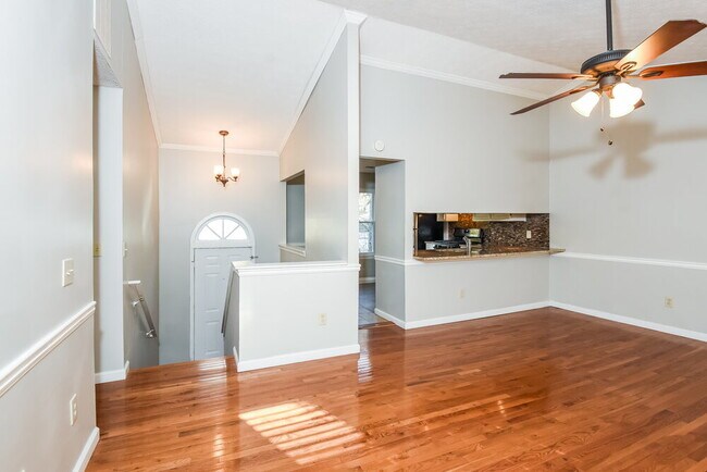 Photo - 1813 Cres Hill Dr NW