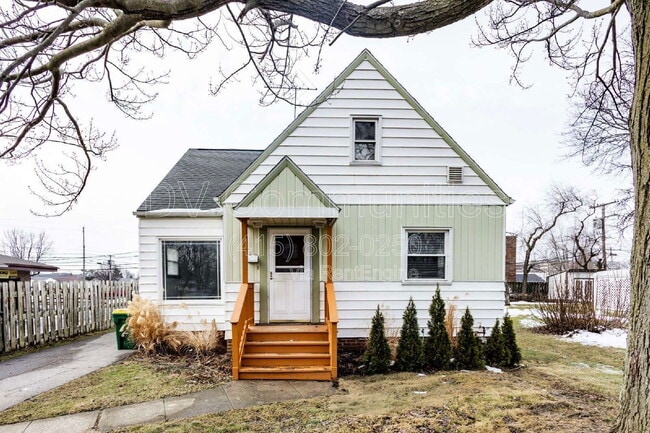 Building Photo - 312 E 317th St