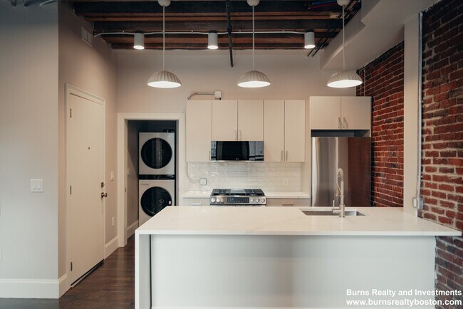 Building Photo - 281 Franklin St Unit 203