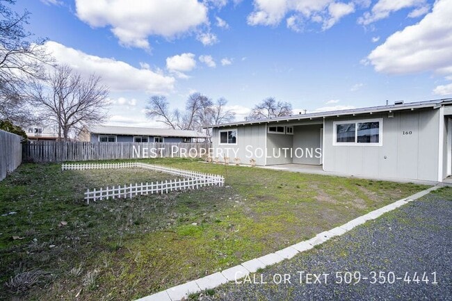 Photo - 160 Carswell Dr