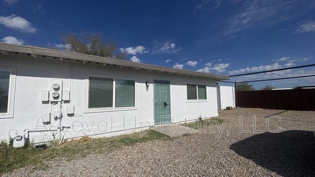 Building Photo - 5745 S Southland Blvd