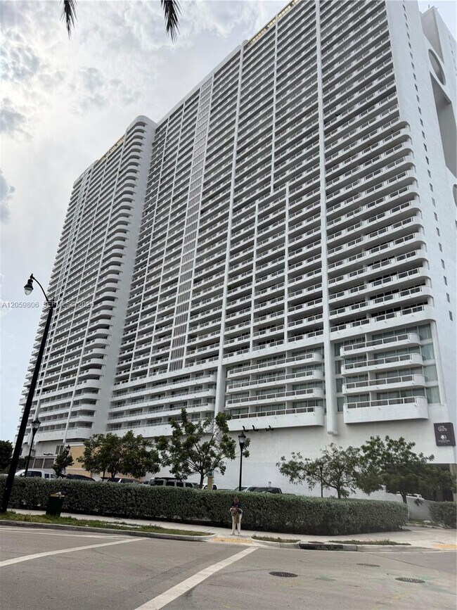 Photo - 1717 N Bayshore Dr Unit A-2938