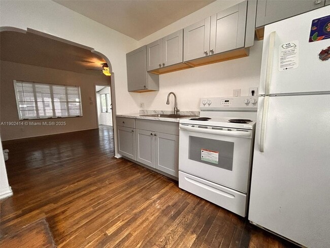 Building Photo - 1928 Wilson St Unit 1