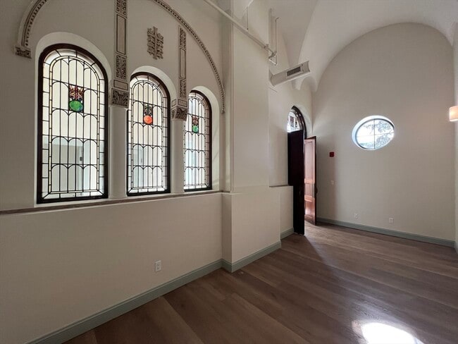 Building Photo - 160 Seabury St Unit 37