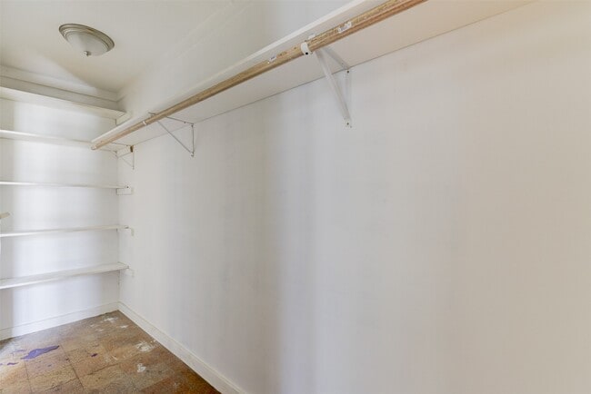 Building Photo - 2214 Ashley St Rental
