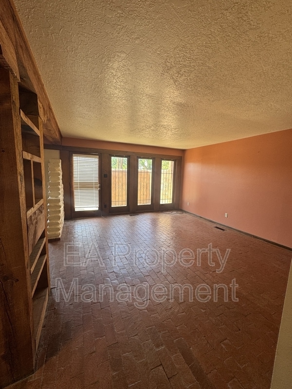 Photo - 921 Nashville Ave SW