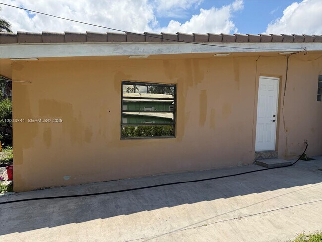 Photo - 1434 Hollywood Blvd Unidad 1