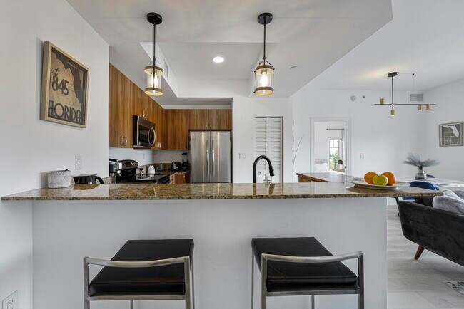 1931 NE 2nd St Unit 301