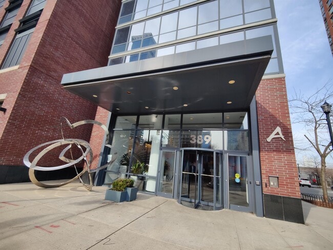 Building Photo - 389 Washington St Unit 22F