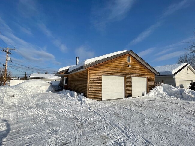 Building Photo - 2bd, 2 Bath Home for Rent in North Pole - FUEL INCLUDED!