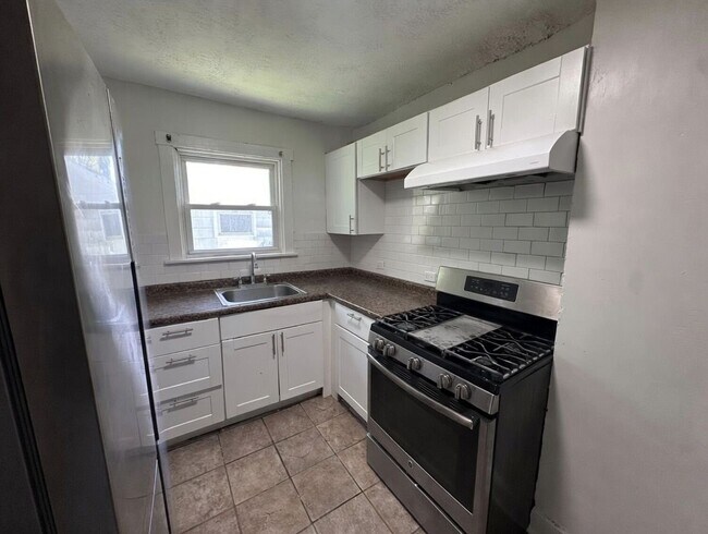 806 Marvin Ave
