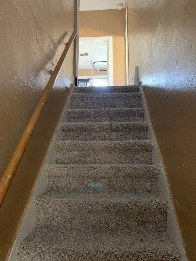 Photo - Remodeled 4 bedroom/1bathroom Home