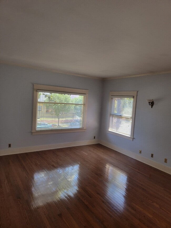 Livingroom corner - 642 W 8th St Unit 642 W. 8th St.