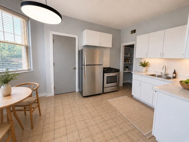 394 Riverway Unit 10