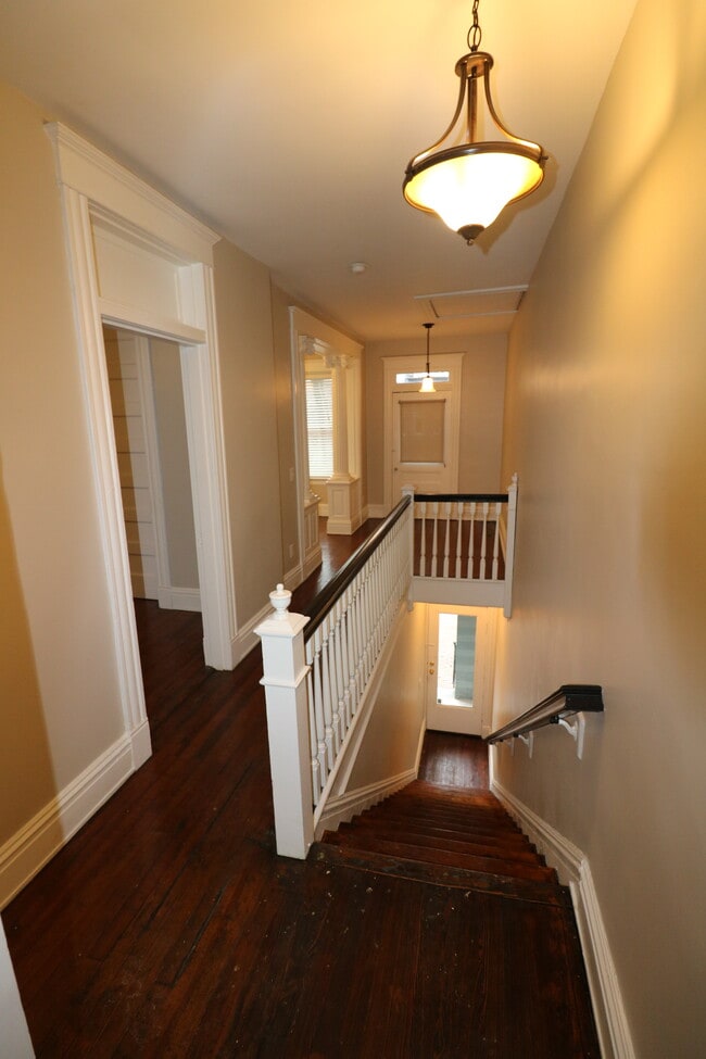 Grand Foyer - 2203 Floyd Ave Unit Apt A