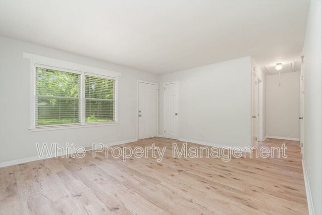 Photo - 602 Camrose Dr