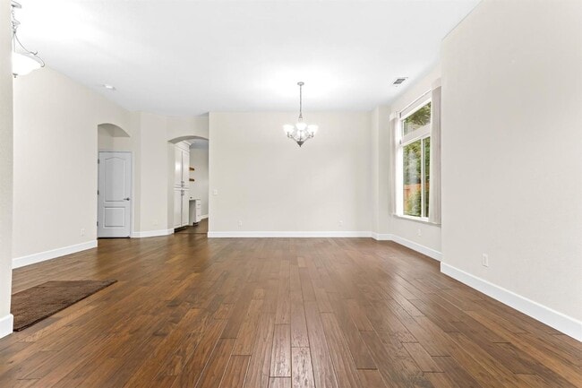 Photo - 2921 Garzellis Way