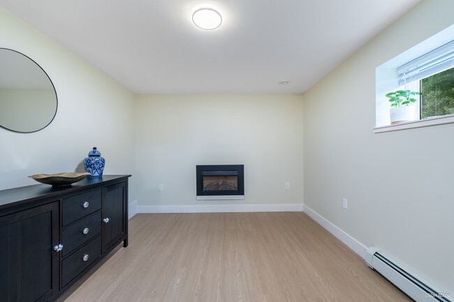 Photo - 2 Bed, 1 Bath Basement Suite for Rent in Delta! Unité Basement