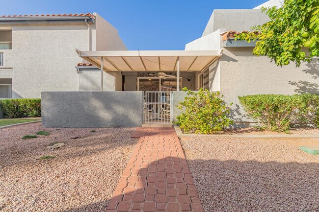 220 N 22nd Pl