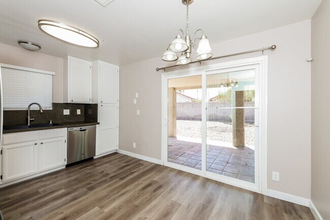 Photo - 601 Freeburg Pl