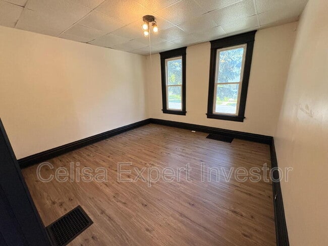 Photo - 2408 Smith St