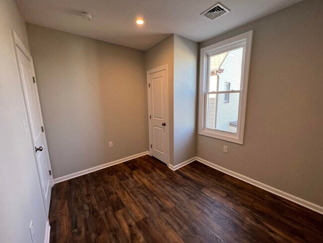 Photo - 440 Ave E Unidad 2