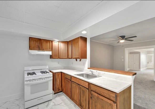 Photo - 919 E King St Unit Apt 1