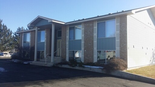 Henryanna Apartments