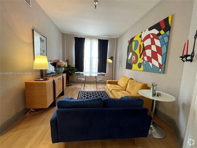 Building Photo - 3224 Biscayne Blvd Unit B1 Rental