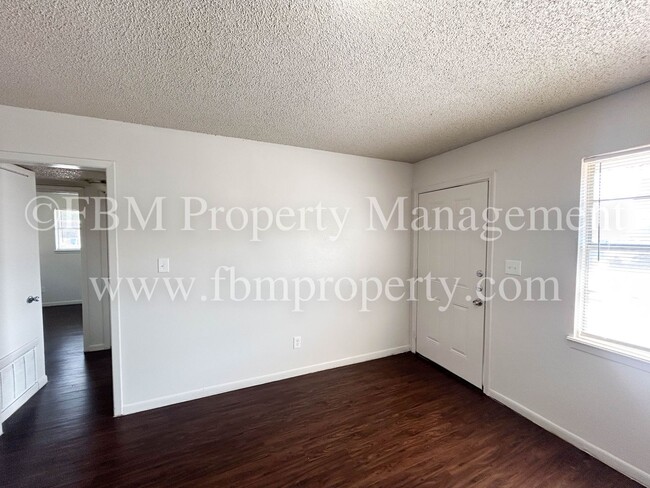 Photo - Willow Court Apartments, Unit 101 - Cozy 2 Bedroom, 1 Bathroom Downstairs Home in Mexia, TX! Unit 101