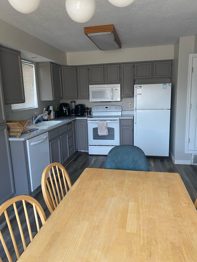 Photo - 240 E 2230 N