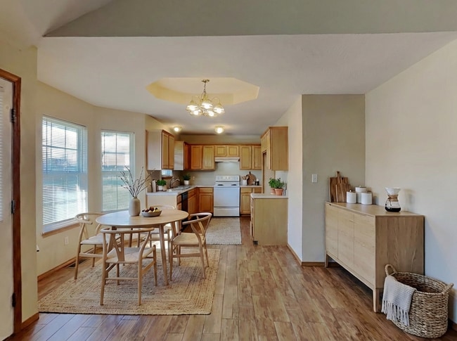 Photo - 701 N Pinewood Ave