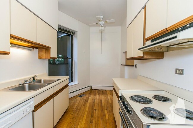 Photo - 1425 N Dearborn St Condo Unit A2