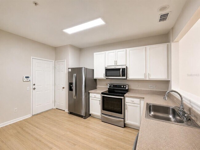 Photo - 3151 Sinclair St