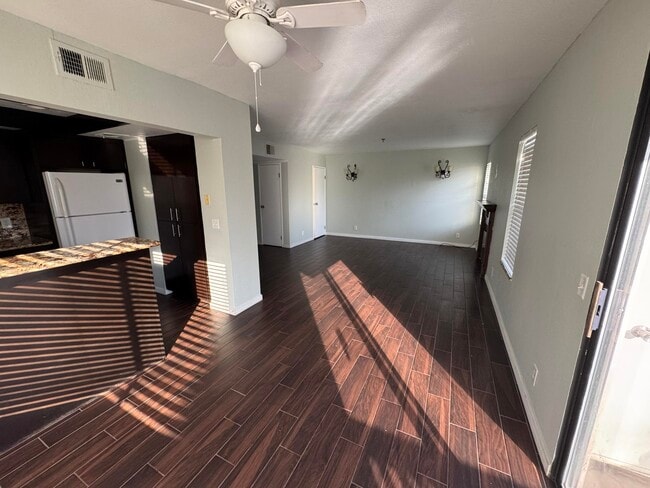 Photo - 43376 Cook St Unidad 92