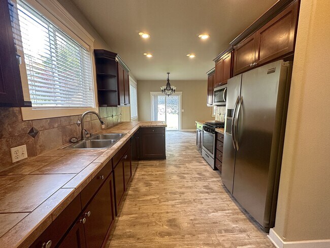 Photo - 9720-9186 186 St E