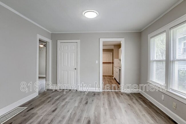 Photo - 3541 Mersington Ave