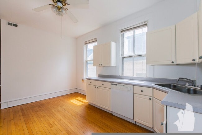 Photo - 2315 N Southport Ave