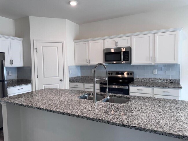 Photo - 145 Hargrave Ave
