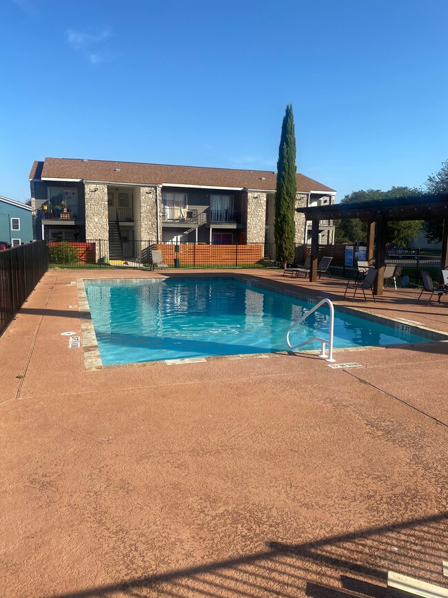 Pool and Pergola - The 10Forty8 Modern Living Apartments