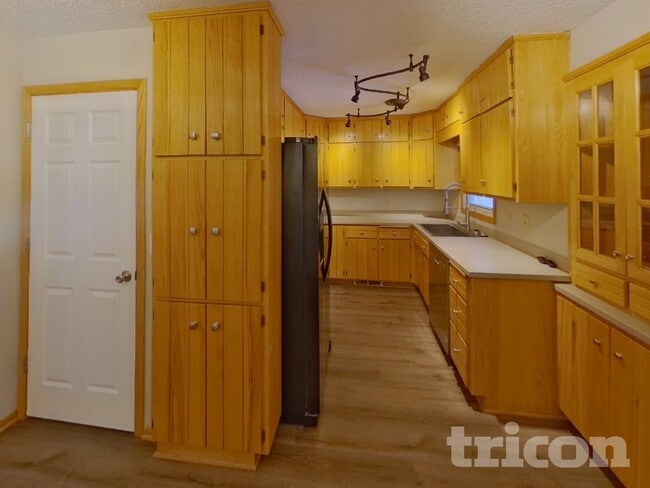 Photo - 6680 168th St W