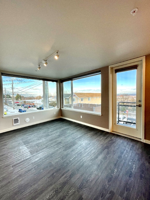 Photo - 1925 S I St Unidad B204