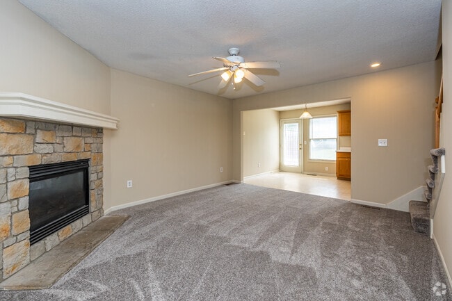 2BR, 2.5BA - 1300 SF