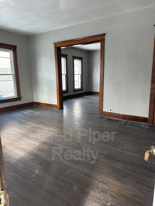 Photo - 820 E Wyandotte St