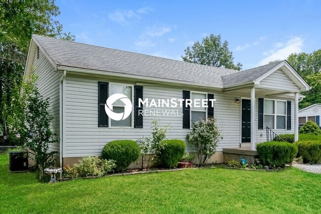3 Bedroom Pet-Friendly Home in Shepherdsville, KY with Main Street Renewal