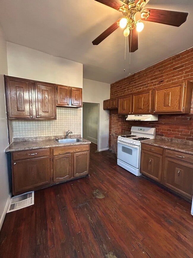 Photo - 222 Harris St Unit Apartment B