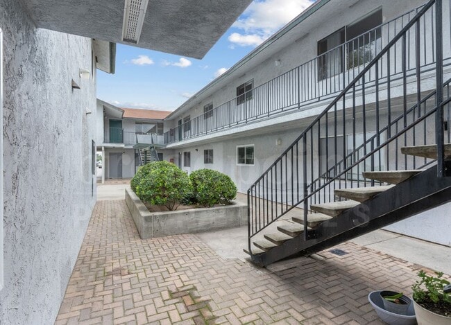 Photo - 339 W 15th Ave Apts