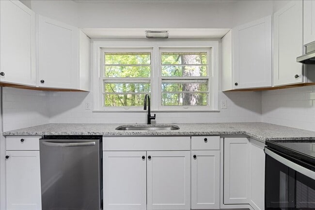 Photo - Newly renovated 3bed 1beath for rent!