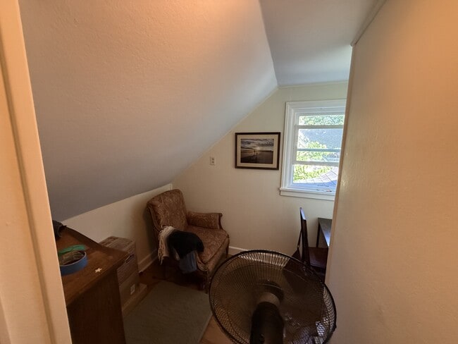 141 Pearsall Pl